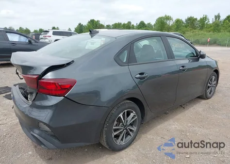 2024 Kia Forte Lxs z USA, uszkodzony, nr VIN 3KPF24AD9RE830185